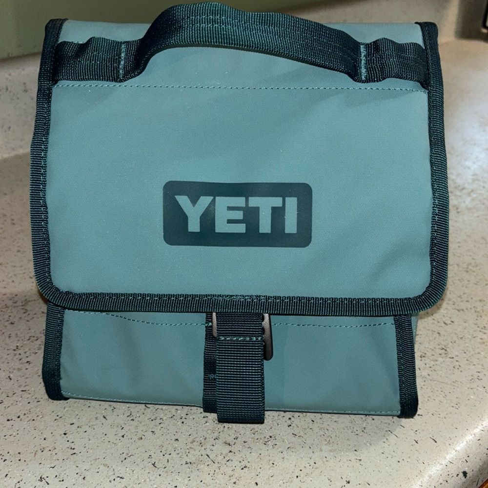 Yeti DayTrip lunchbox